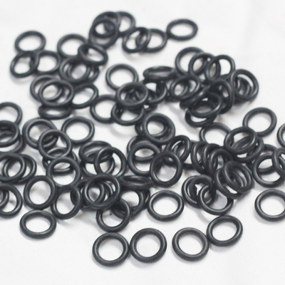 Taille standard personnalisée FKM FFKM Noir O Ring Conçu pour tous les besoins industriels